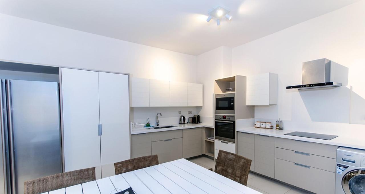 Appartamento Cap Ouest Luxury Penthouse By Dream Escapes Flic-en-Flacq Esterno foto
